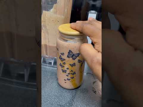 Green juice and berries smoothie #smoothie #shorts #shortvideo #healthylifestyle