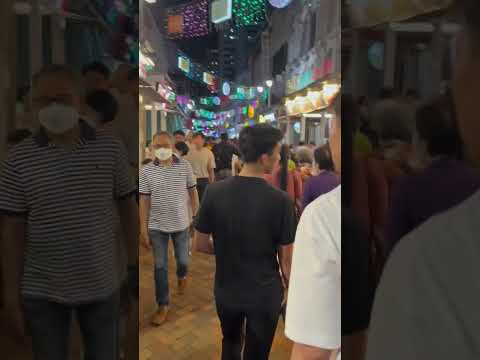 #chinatown #singapore #2023 #newyear #shorts #travel #lunarnewyear2023 #celebrations @TheVoyPaynes