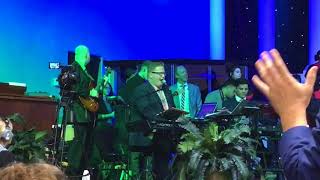 Keith Smith singing "In the Presence of Jehovah" in Katy, TX