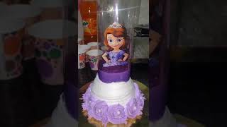 princess sofia👸👸👸 pull me up cake first time made by me 😍😍😍😍🎂🎈🎂🎉  #cake #pullmeupcake #cakelovers