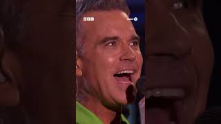 ​@robbiewilliamsvideos performs Something Beautiful with the BBC Concert Orchestra 🧡 #R2PianoRoom