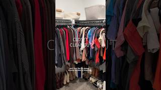 Closet declutter / organize with me! #declutter #decluttering #organize #organizedhome #cleanwithme
