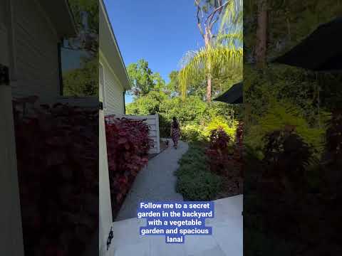 Backyard in a new listing in Sarasota #secretgarden #backyard #dreambackyard