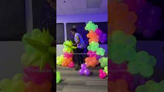 Let’s glow in the dark #neonvibes #neonparty