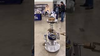 Spin, says the droid at L.A. Comic Con. #starwars #comicconla #comiccon