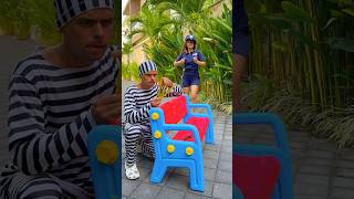 Thief and Policeman - tape measure 👮📏🤣