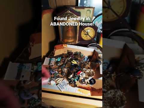 Found Jewelry In An ABANDONED House!!!