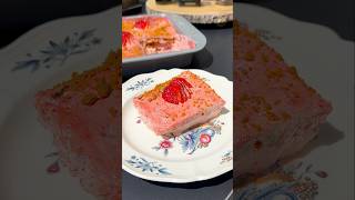 strawberry biscoff icebox cake 🍓 #nobake #nobakedessert #vegandessert #vegancake #summerrecipes