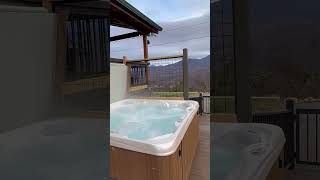 Signature Stay Hot Tub Full Jet Experience #cabininthemountains #gatlinburg #greatsmokymountains