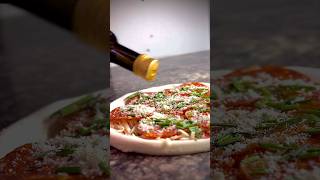 🍕Pizza by @ilpeperonepiccante  #pizzatruck #streetpizza #best