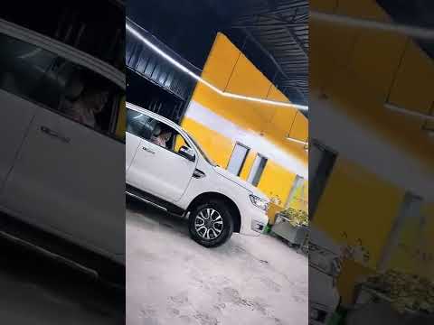 Anmol Jaisawal as Indian backpacker new Ford endeavour 😎#short #trending #wow  #indianbackpacker