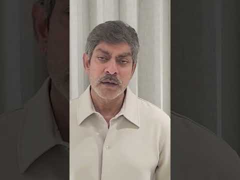 Jagapathi babu meets sri teja. #sandhyatheat #alluarjun #revanthreddy #pushpa2 #alluarjuncontroversy