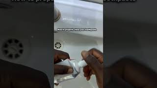 5-Second Toothpaste Cap Hack You NEED to Know! 🦷✨ how to cover your  toothpaste properly