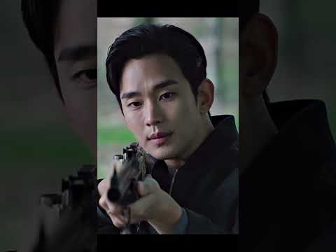 He’s so 😳🥵 #kimsoohyun #beakhyunwoo #Queenoftears #kdrama #kdramaedit #shorts