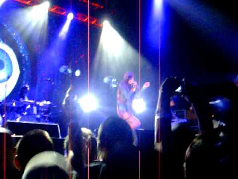 Yeah Yeah Yeahs Heads Will Roll Oakland CA 9/10.09