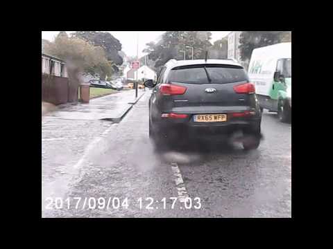 04/09/17 Craigie Drive Dundee Kia Sportage RX65WFP Reckless Manoeuvre Dangerous Bad Driving