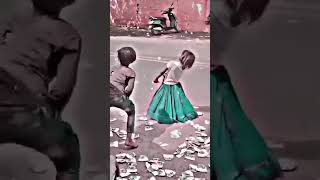 mujhko bhula de ya apna bana Le !! Hindi DJ song /viral children dance in road side #short #shorts