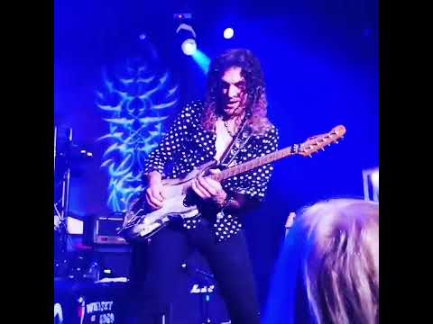 Jon Levin solo. Dokken. Whisky A Go Go, LA. 18 December, 2021.