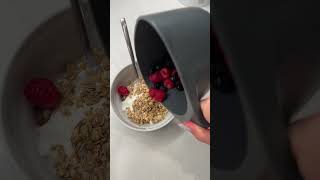 RECIPE FOR THE YUMMIEST YOGURT BOWL #college #collegerecipes #healthybreakfast #recipe