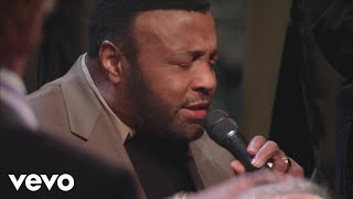 Bill & Gloria Gaither - Through It All [Live] ft. Andraé Crouch