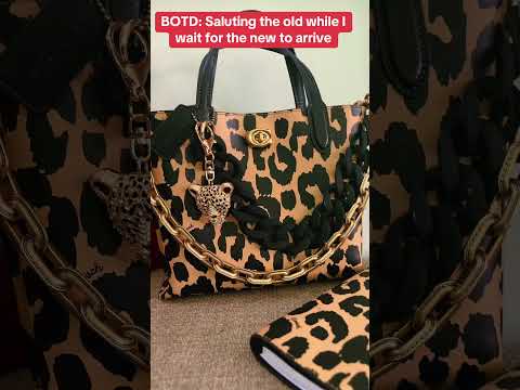 @coach #coach #bagsonline #bagcharm #coachhandbags #notebook #bag #trending #roadto1000subs