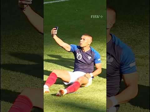 Mbappé, Is This Really the Time for a Selfie?! 🤯📸 #sports #mbappe #aivideo