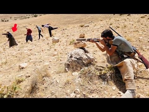 Ramin the sniper, surrendering Afshin's mother's men and taking their weapons😡
