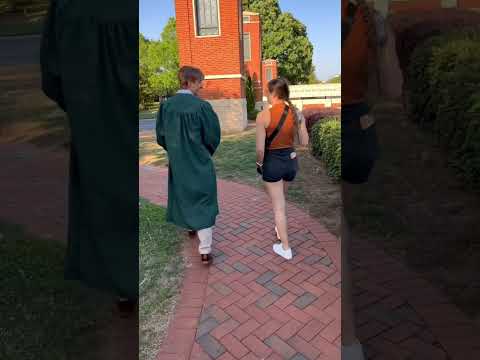 Part 3 of my favorite photo spots on Unc Charlotte’s campus!🎓🍾
