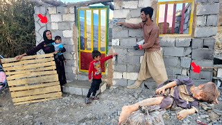 Love in the nomadic life of Ramin and Zeinab, building a winter hut♥