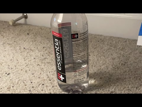 Bottle flipping untill I land 1000! (Part 2) #chattingwithviewers #trickshot