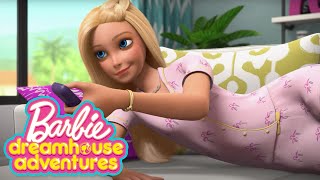 El TERRORÍFICO día de BARBIE en CASA 🧟‍♂  | Barbie Dreamhouse Adventures | Barbie En Español Latino