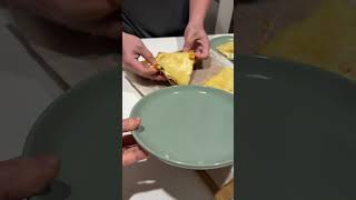 You tell me if you can resist this, ughhh so cheesy and yum! 🤤 #viralshort #foodvlog #fypyoutube