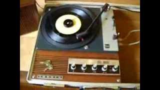60's 'DIPLOMAT BRIEFCASE' PORTABLE RECORD PLAYER - IBERIA DP510 / DUAL 420 IN ACTION