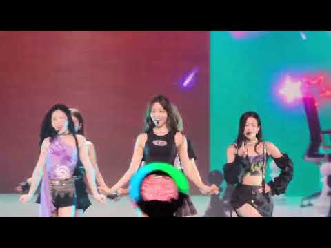 Itzy Checkmate Tour - Sneakers (Dallas)