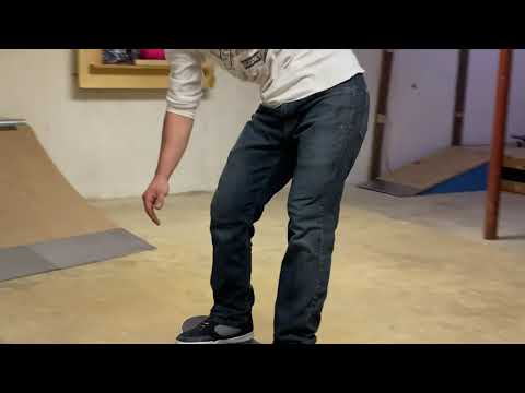 180 flamingo skateboard trick