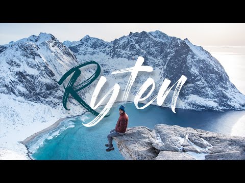 Ryten hike | التسلق الى الصخرة المعلّقة في القطب الشمالي
