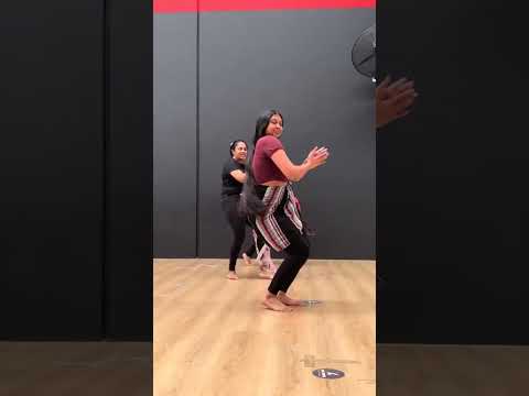 Trending Dance Alert!🔥Watch this amazing girl showing killer moves on the viral audio #indiandancer