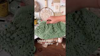 The Clutch crochet pattern + video tutorial available on zeincrochetdesigns.com  #videotutorial
