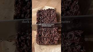 Dark Chocolate Peanut Butter Crunch Bars - RECIPE BELOW #nobakedessert