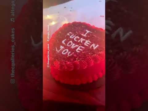 Vintage heart Valentines day cake!! Full video on my channel ❤️💕🧁