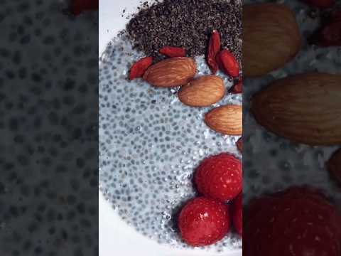 4 Health Benefits of Chia Seeds #superfoods #chia #chiaseeds #omega3 #fiber