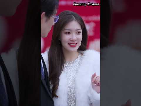 The Cold CEO Sponsored a Poor Girl and Helped Her Get Into College!