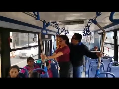 حاول التحرش بها من الخلف فكانت المفاجأة شاهد ماذا وقع