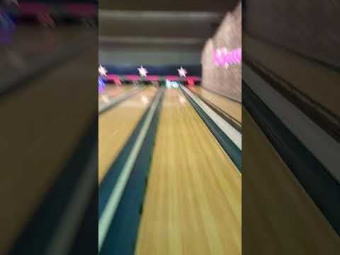 At Christmas bowling 💅🏽✌🏼