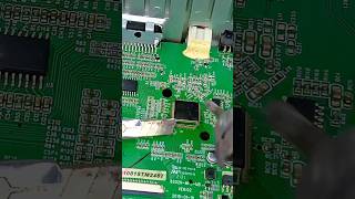 Removing the Chipset IC #Shorts #TechShorts #ElectronicsHack