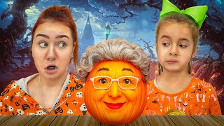 Ruby and Bonnie Halloween Special Series - Painting Pumpkins & Trick or Treat Fun