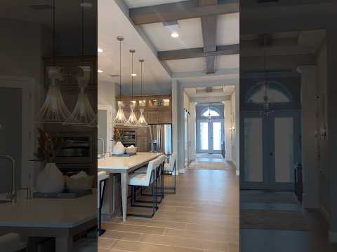 Desde los $700s y con opción a escoger desde 3,138 - 3,281 Sq.Ft. De exclusividad y diseño!