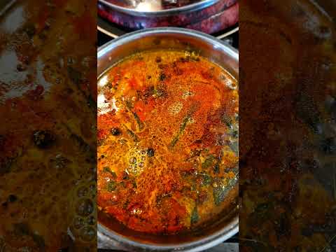 #vathakuzhambu #smallonion #manathakkali #delicious #yummy #sesameoil @iyersrecipe