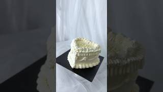 Vintage White Cake #meltz #cake #cakedecorating #cakedeco #caketutorial